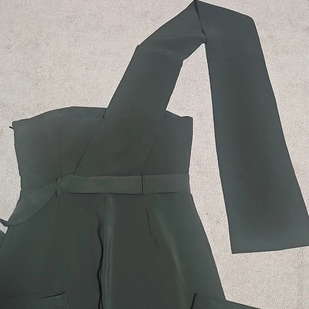 Elegant Dark Green One-Shoulder Jumpsuit - Picture 1 of 11